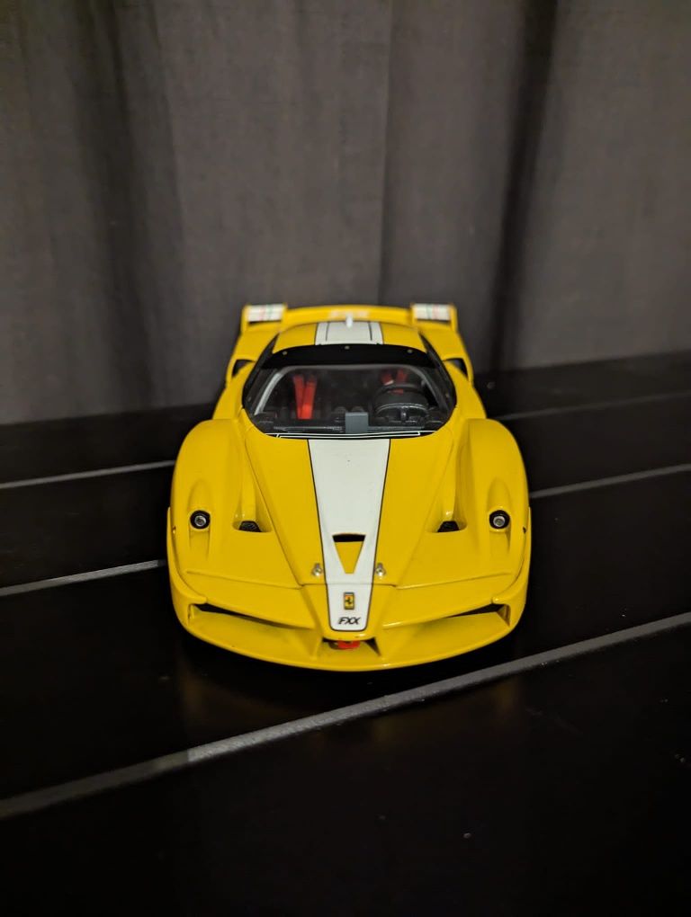 Macheta 1:18 Hotwheels  Elite Ferarri FXX