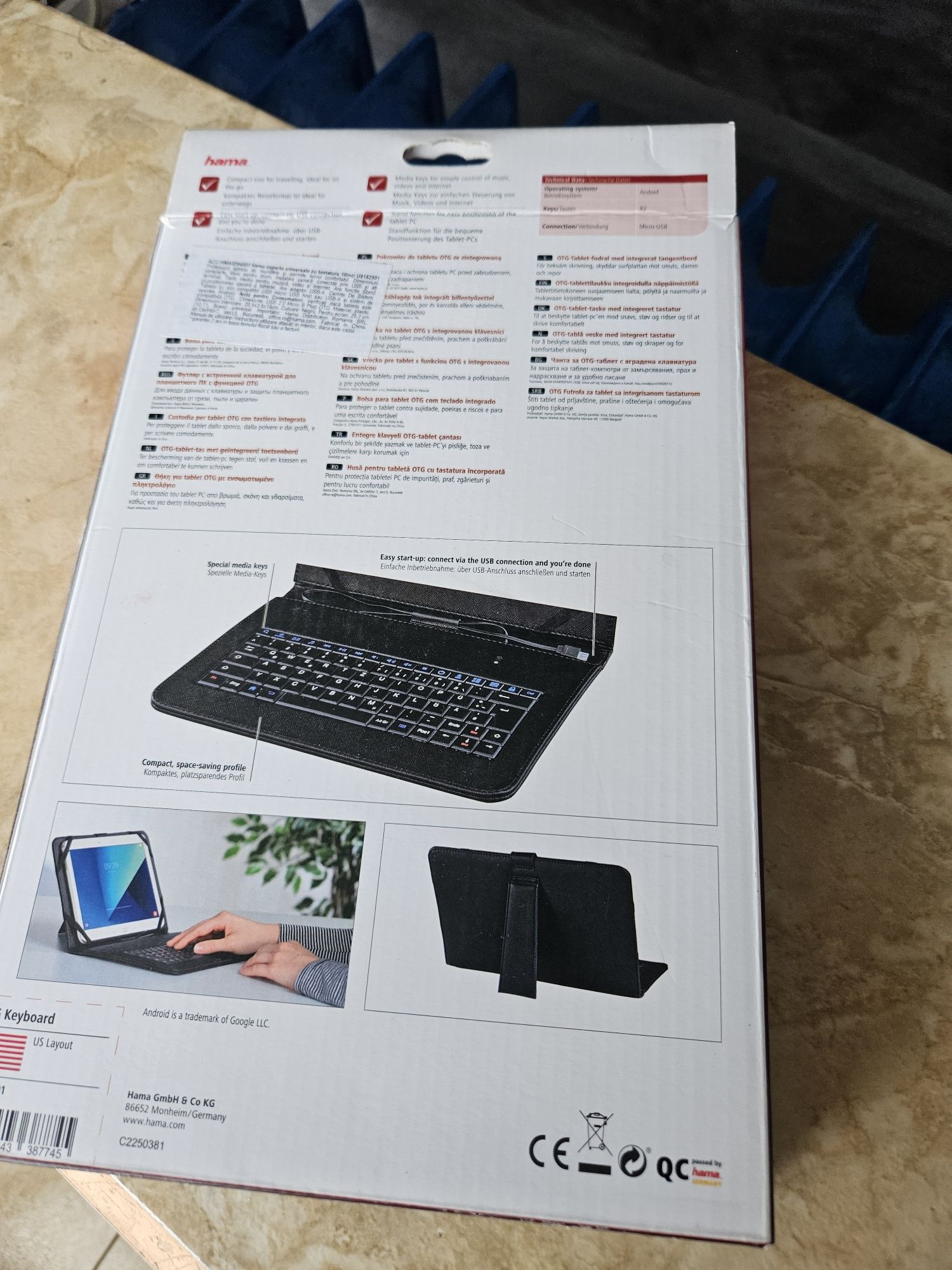 Vand husa cu tastatura pentru tablete