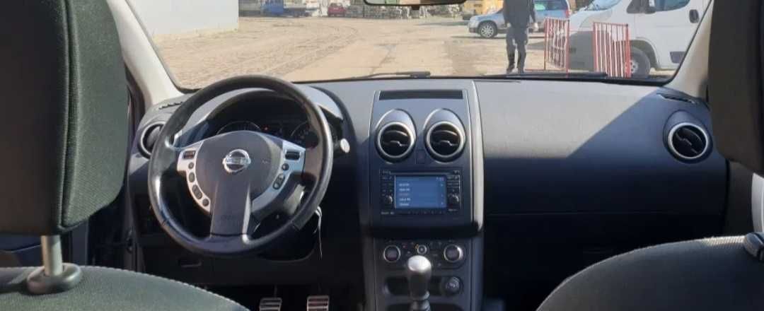 Nissan qashqai  2011