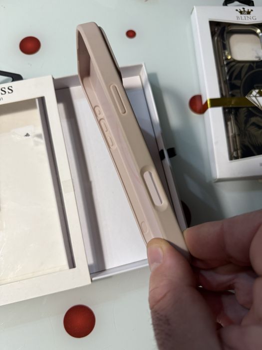 Кейс iPhone 16 Pro Max guess 2броя