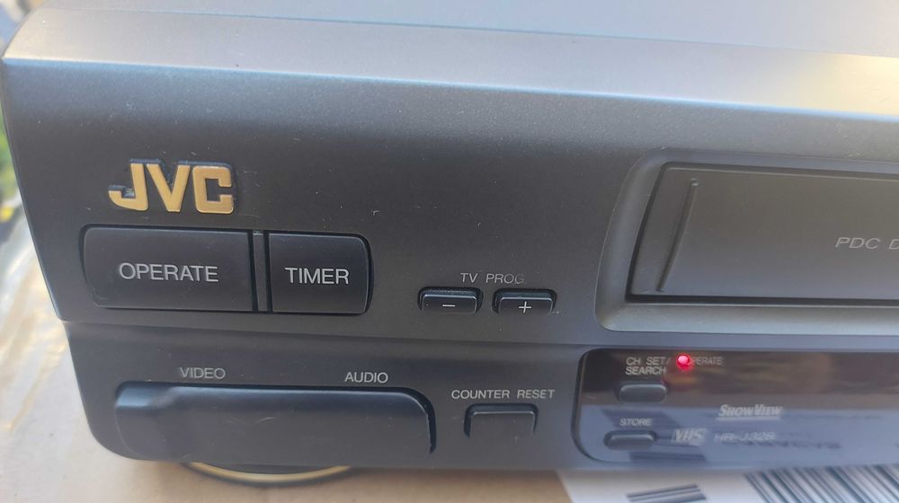 JVC HR-J328E VHS Video Cassette Recorder