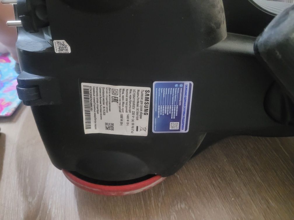 Продам микроволновку и пылесос
