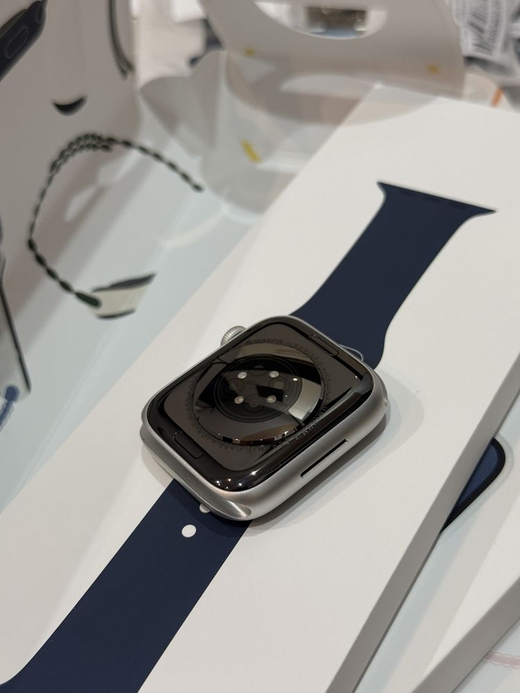 Apple Watch 9 Series 45mm Silver Aluminium Case
