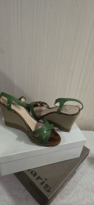 Продам итальянские босоножки
