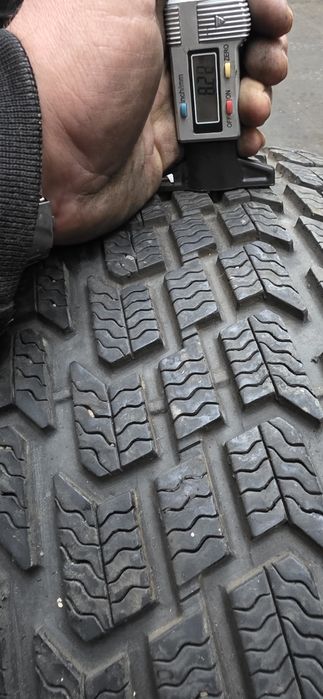 Гуми 2бр 205/65/15 - 1бр  - 75лв