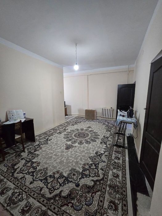 Чичик шахар 10 м/р Карвон 3х 68 кв/м 1 этаж сотилади Нархи 30.000$ Нал