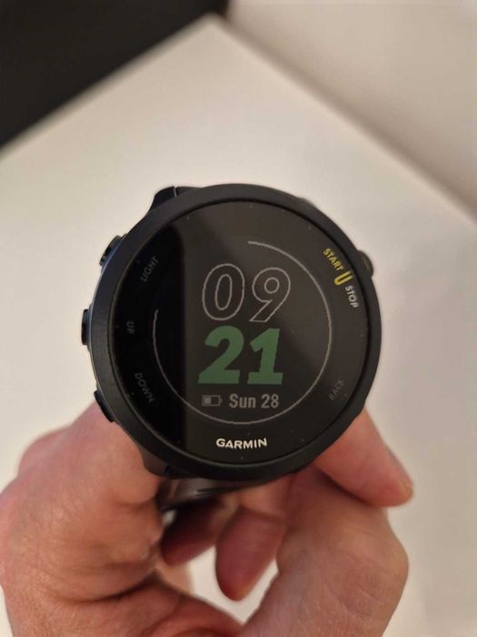 Garmin Forerunner 55 (42мм) – спортен GPS часовник, отлично състояние
