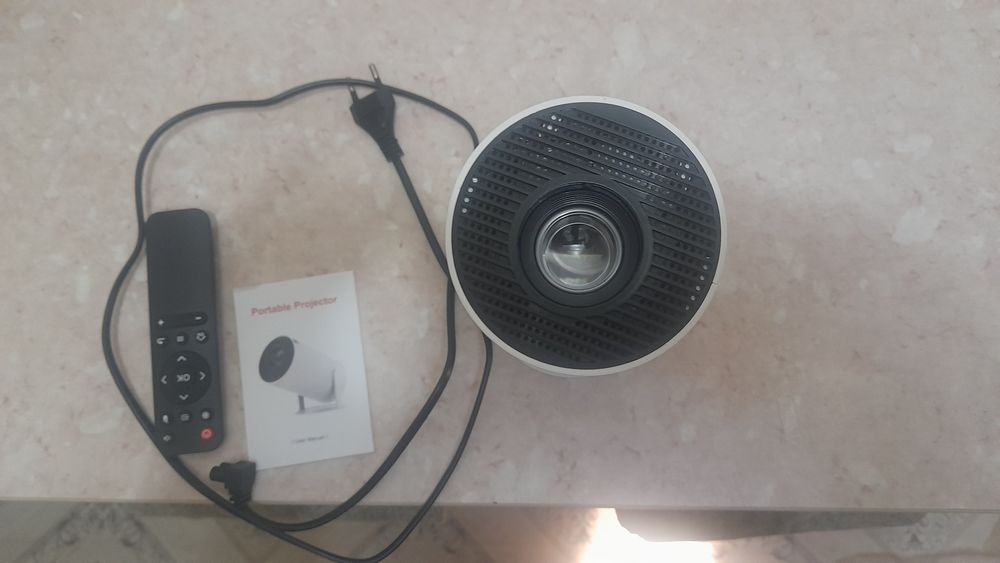 Продам портативный домашний проектор,андроид12