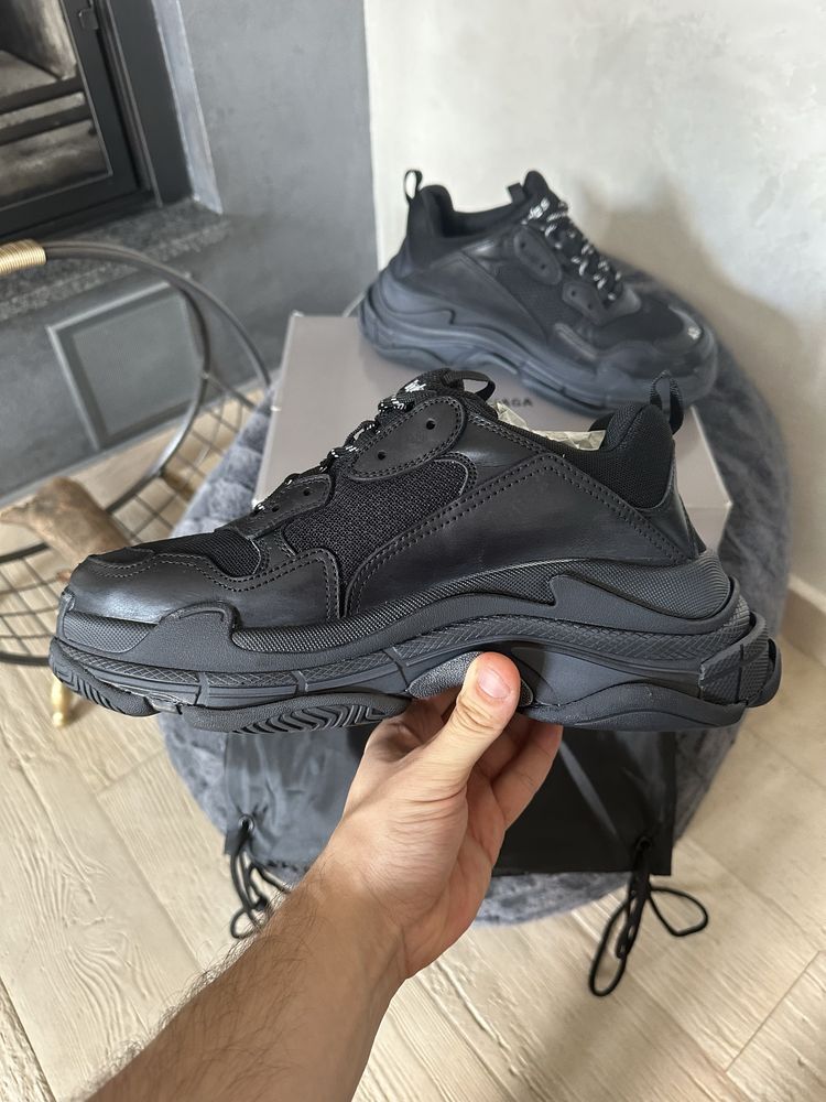 Balenciaga Triple S Black