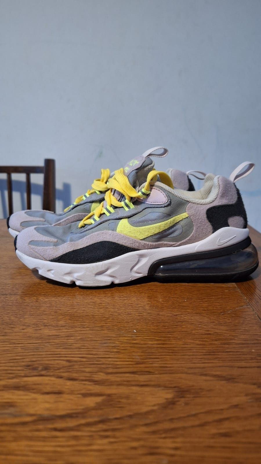 Adidasi  nike react