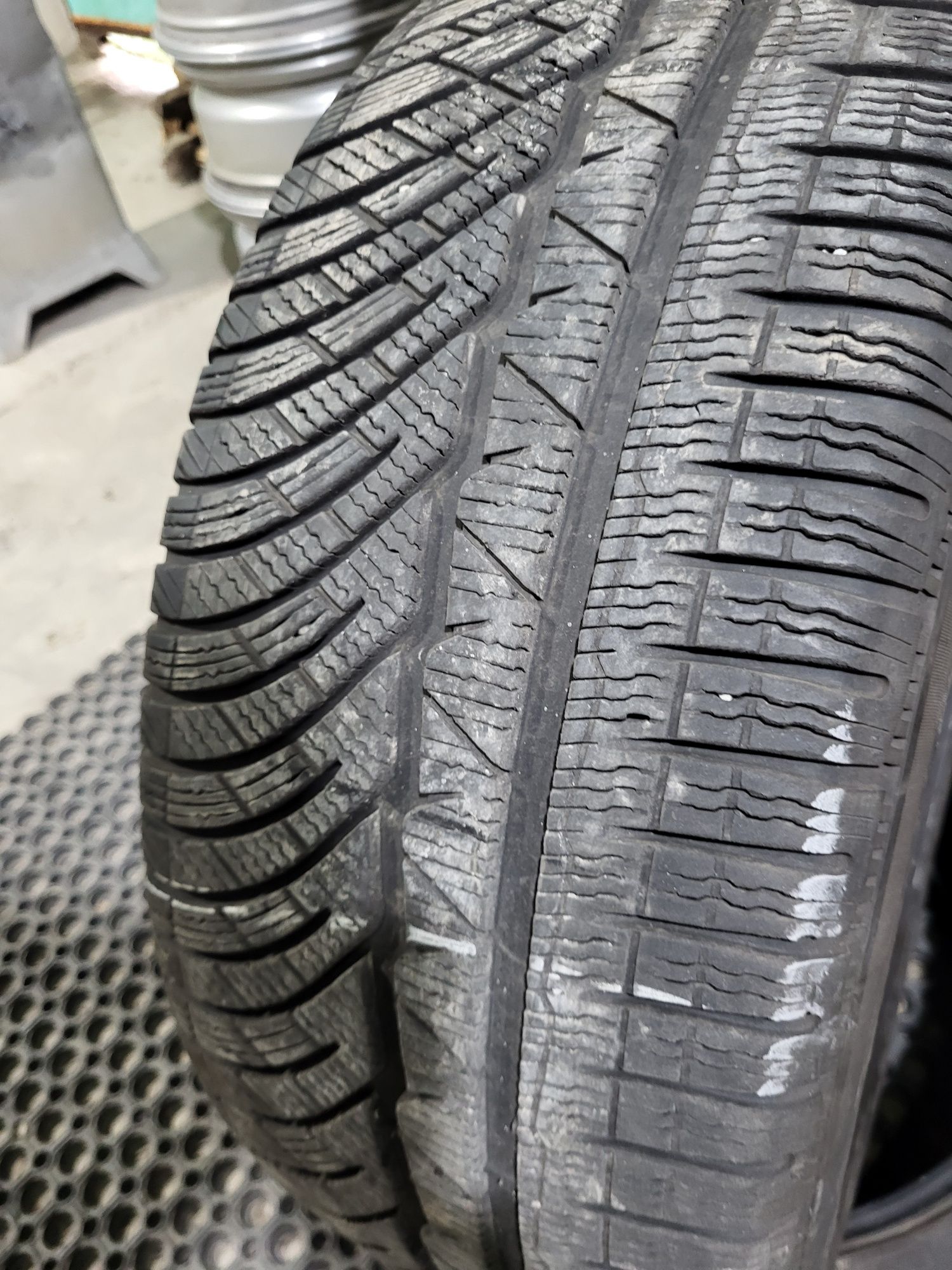 2 бр 245/45/18 Michelin зимни гуми