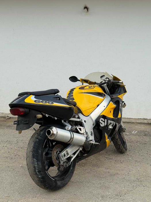 DEZMEMBREZ Suzuki GSX-R 600 SRAD 1997-2000 Carene Motor Far