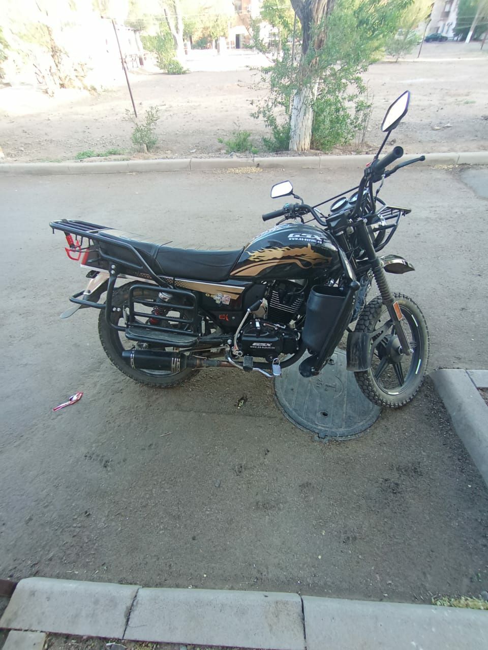 Продам мотоцикл Срочна SUZUKI GSX 200