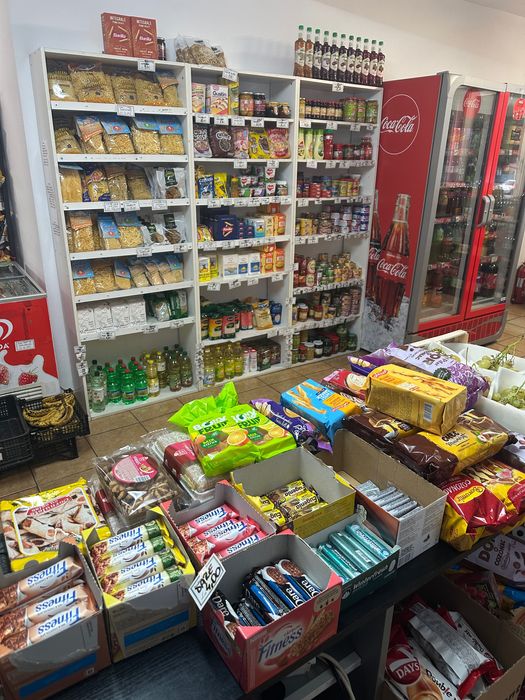 Vând magazin alimentar