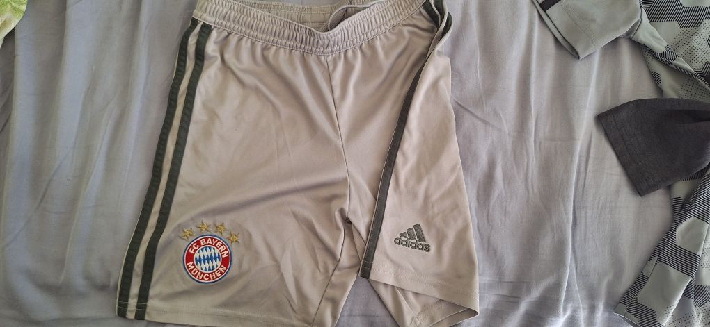 Adidas, шорти момче 9-10 г., 140 см