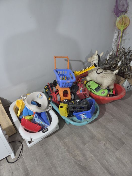 Детские игрушки.