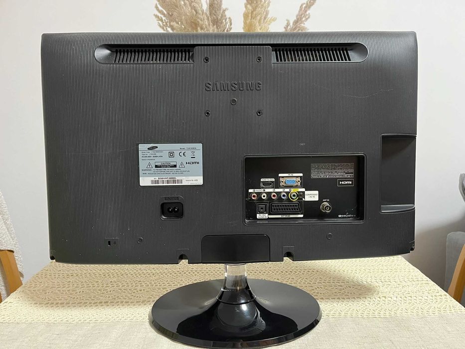 Монитор Samsung T24C300 23.6" c ТВ Тунер