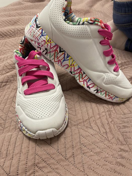 Adidasi SKECHERS marimea 32