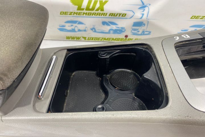 Consola centrala cu cotiera 3c1863241 Volkswagen VW Passat B6  [din 2005 pana  2010] seria