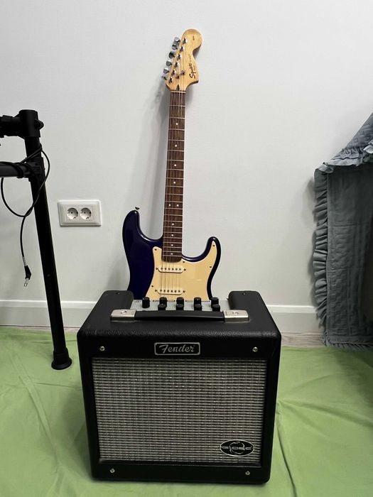 Chitara Electrica Femder Squier Strat HSS + Amp Fender G-DEC Junior