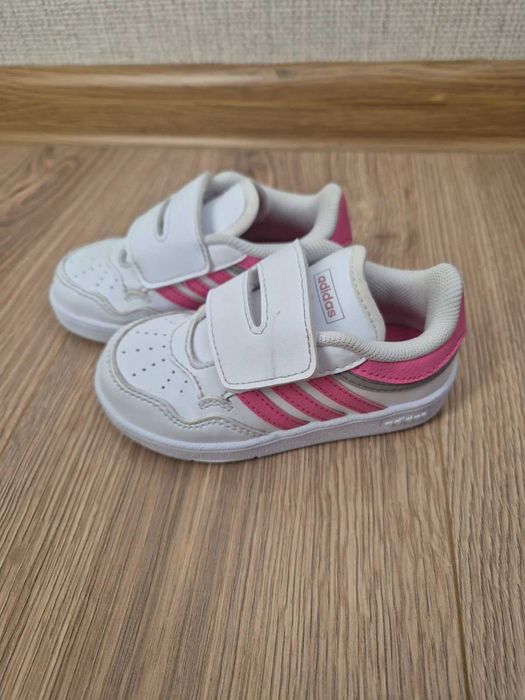 Детски маратонки Adidas номер 23