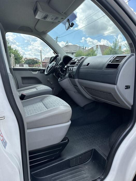 Vw Transporter T5 8+1 Pasu Lung