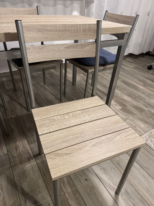 Set masa si 4 scaune bucatarie