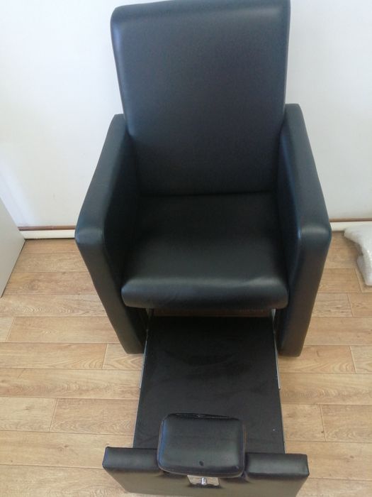 Педикюрное кресло.