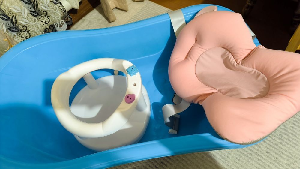 Ванночка, стул для купания и матрасик для купания