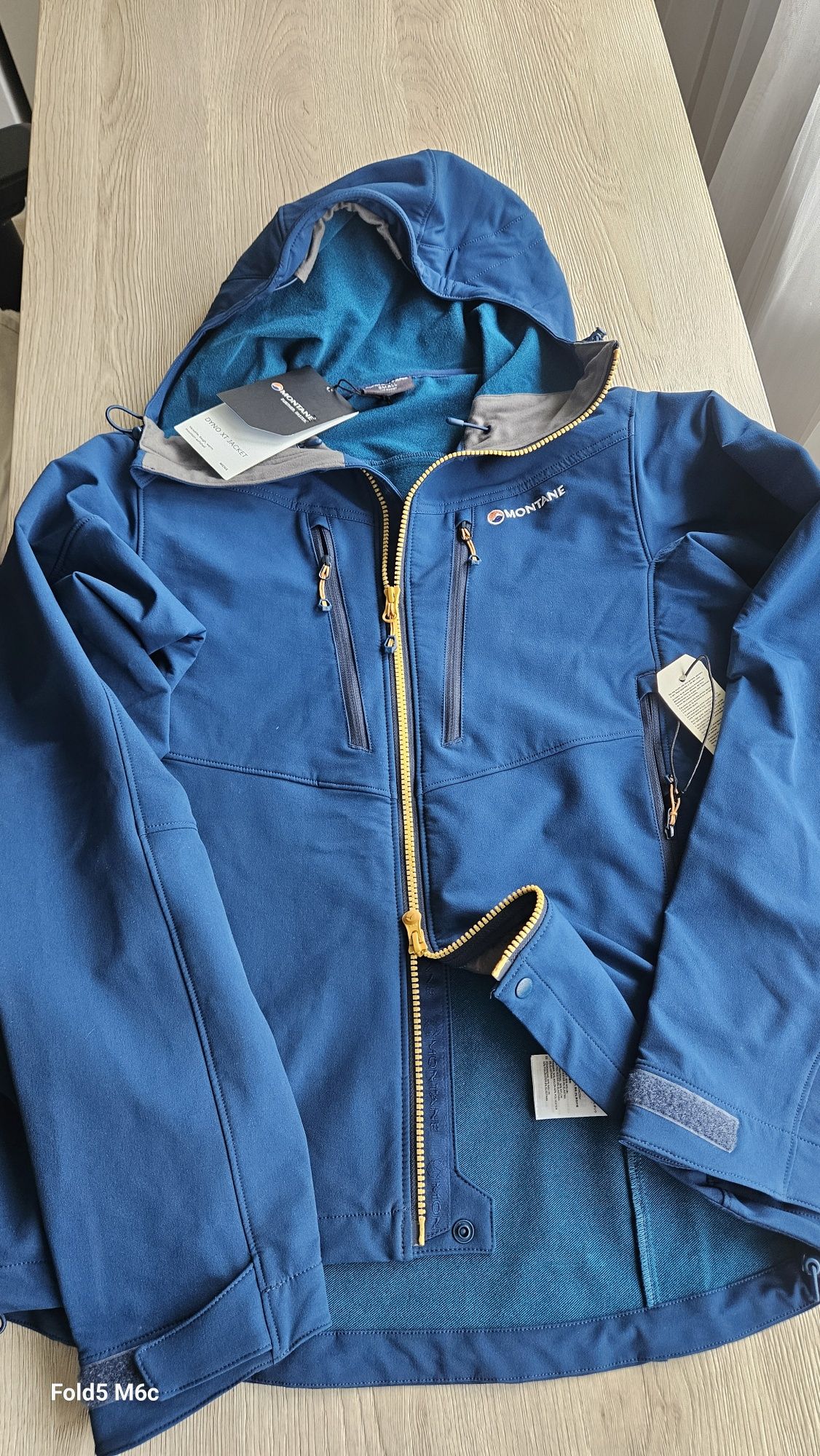 Jachetă Montane, waterproof, wind proof, S, nouă