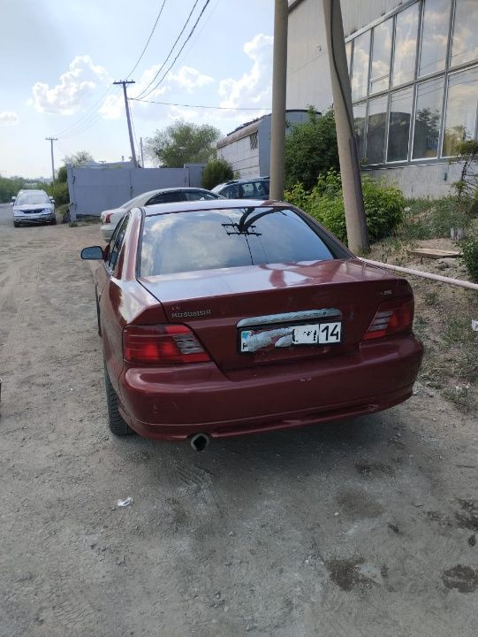 Митсубиси галант8