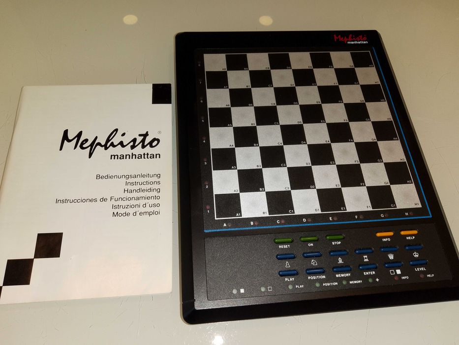 Joc șah computerizat MEPHISTO Manhattan, stare impecabila