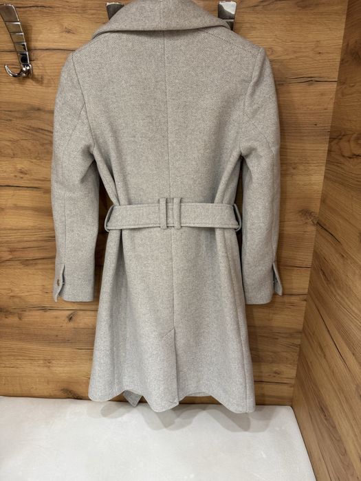 Чисто нова палто на About you.