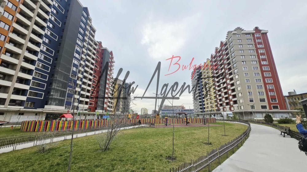 Просторен апартамент в елитен комплекс във Варна. Победа