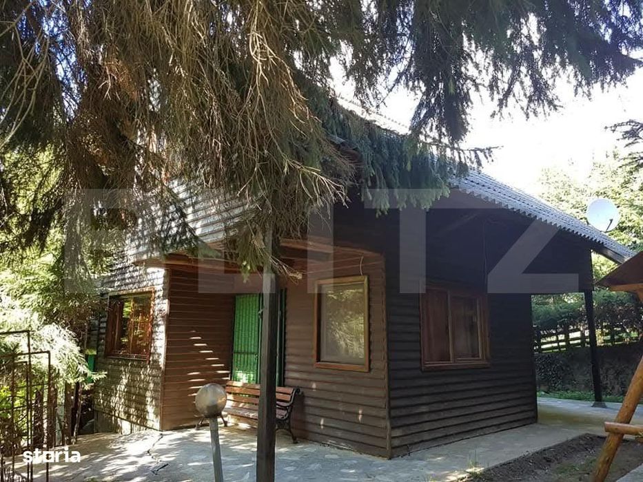Cabana de vanzare, cu 4 camere, 100 mp, zona Piatra Fantanele