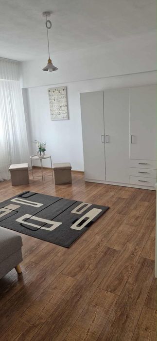 Inchiriez apartament 1 camera,Centrul Civic