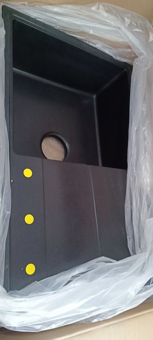 Мойка новая для кухни продам срочно