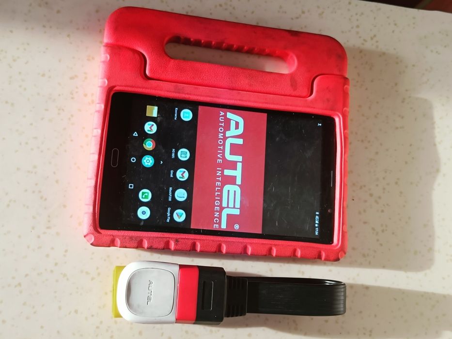 Сканер Autel продам