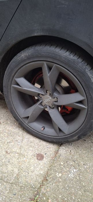 Vând jante audi r19