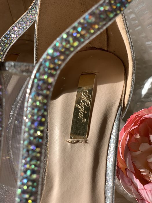 Нови обувки Megias 37