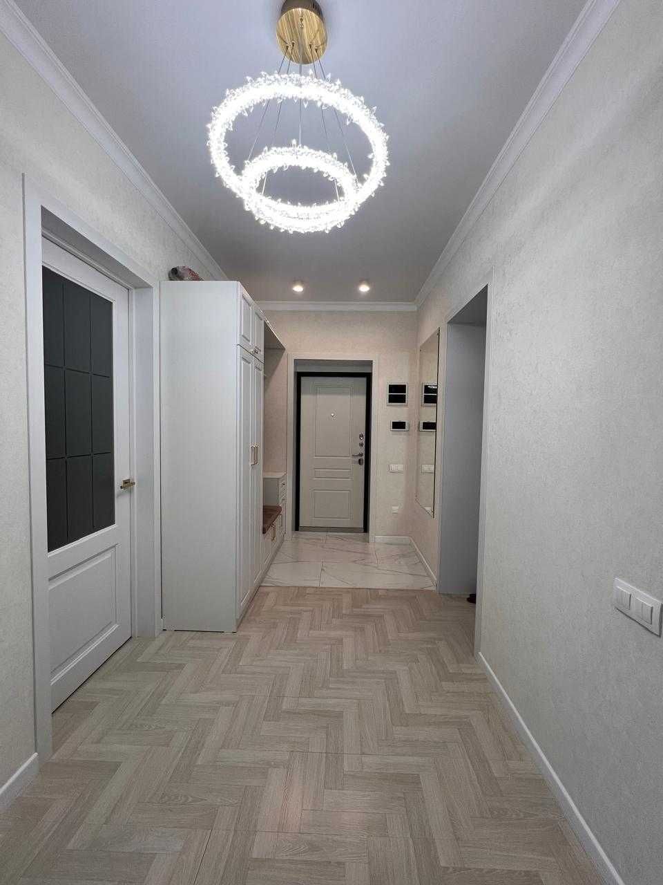 Продам трехкомнатную в Жана Алтай