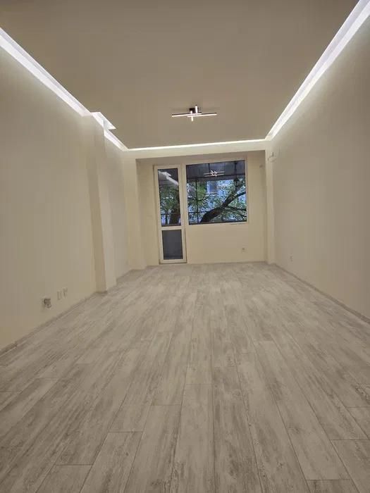 Двустаен апартамент в жк. Христо Смирненски