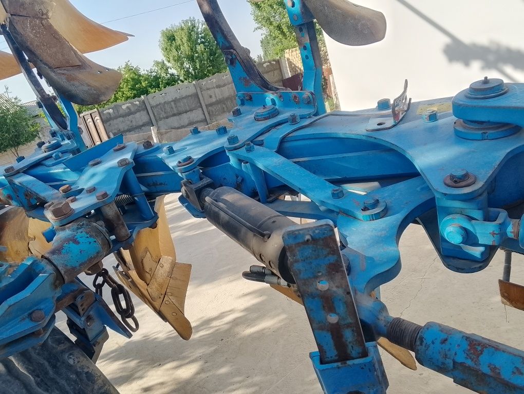 Omoch. Lemken yevropal 8