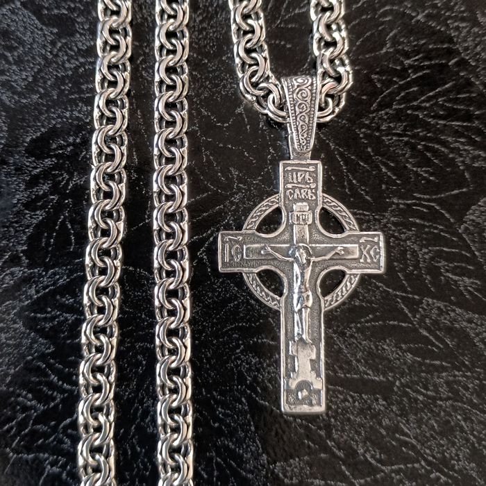 Серебряный мужской крест на серебряной цепи.

Серебро 925 проба.