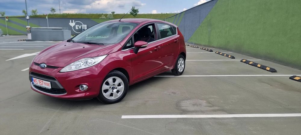 Ford Fiesta Ford fiesta 1.3 benzina culoarea deosebita