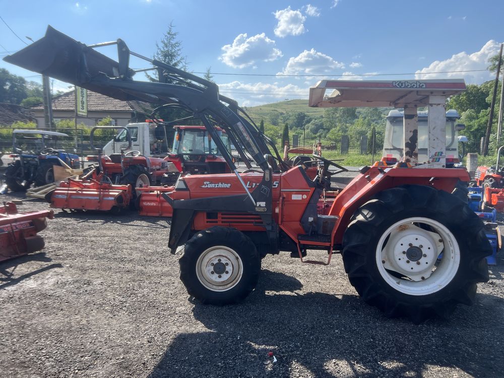 Tractoras tractor japonez kubota L1-315 cu incarcator frontal