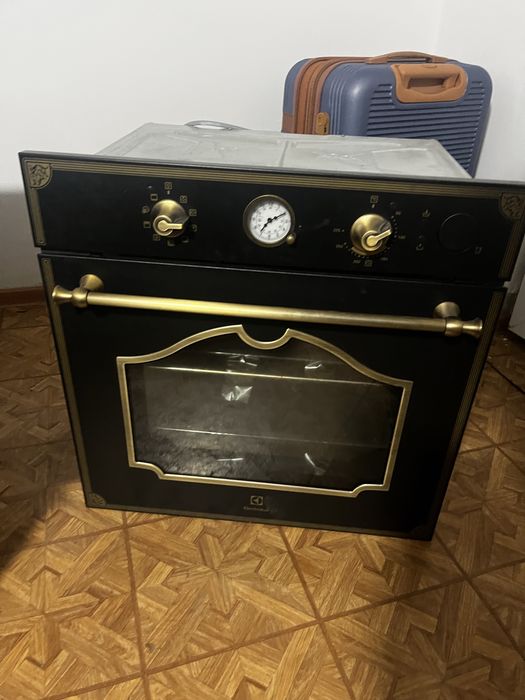 продам духовку встраемую фирмы Electrolux б/у в хорошом состоянии