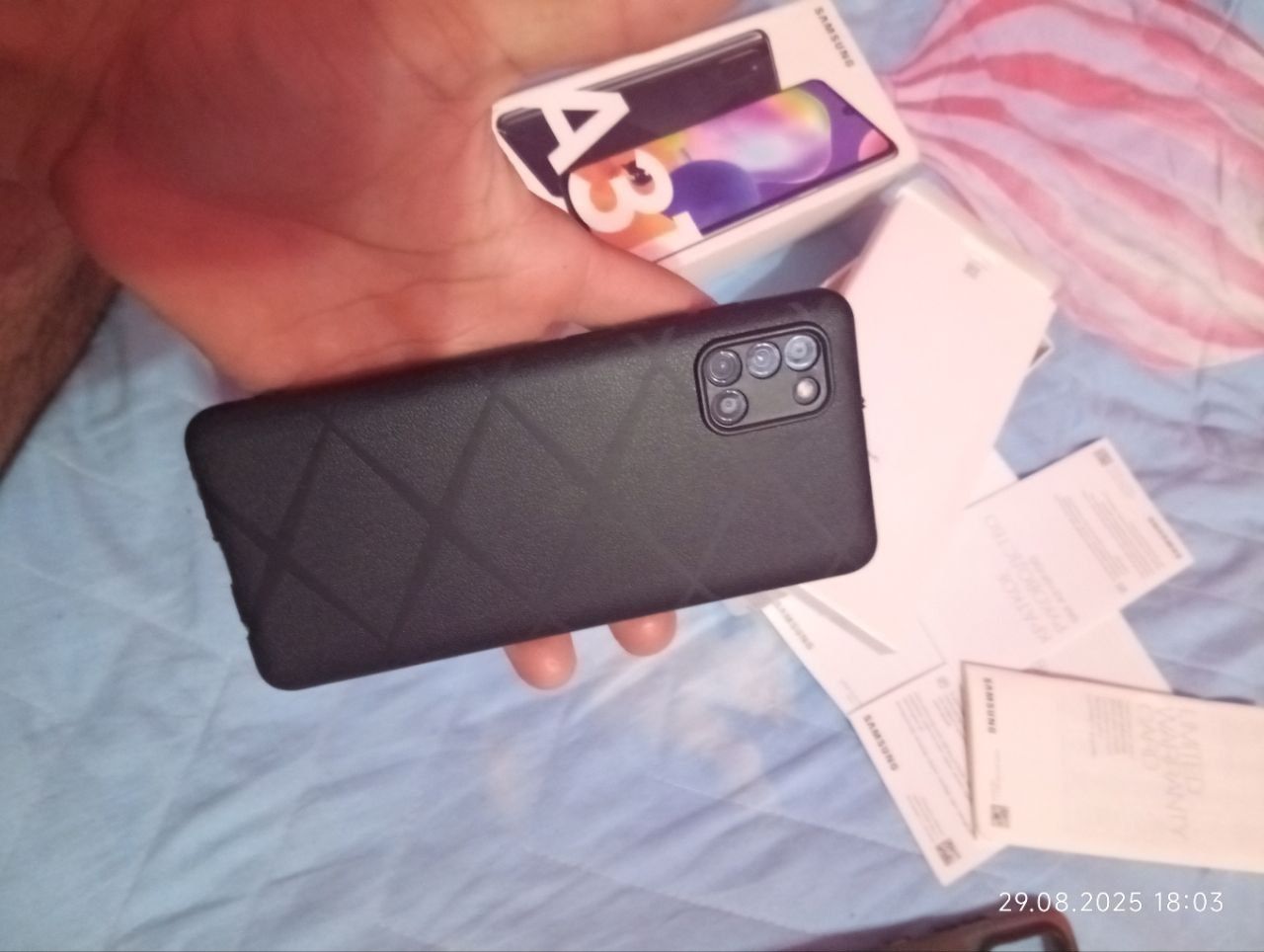 Samsung a31  64 gb radnoy srochni sotiladi aybi yōq
