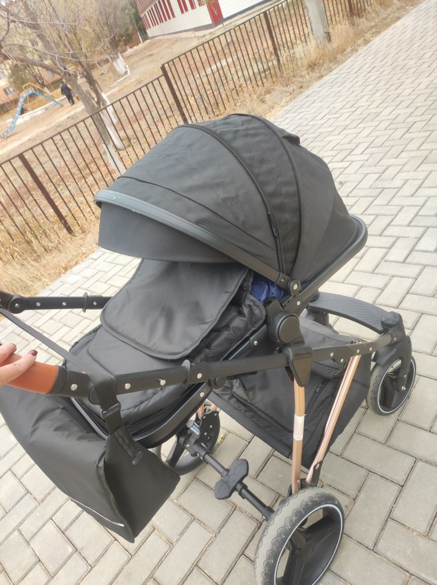 Продам коляску 3в1