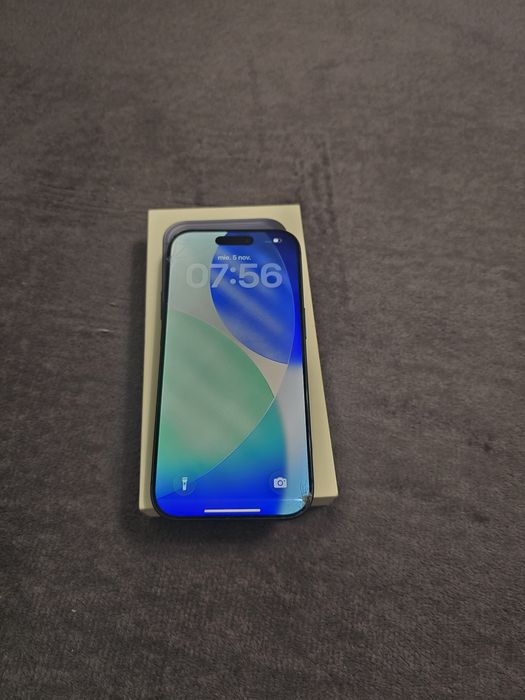 Vand/Schimb Iphone 17 pro/256 deep blue